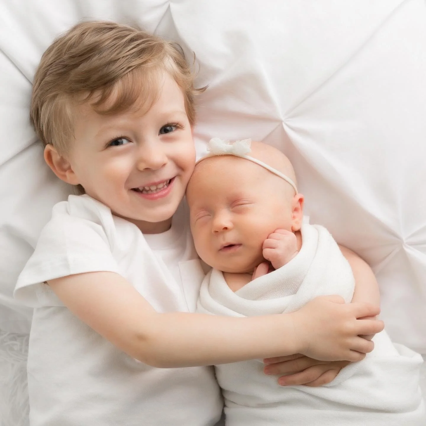 Sunday share for this sweet fam of 4 💕 

*
*
*
*
*
#babiesofinstagram #newbornphotoideas #dcbabyphotographer 
#dcnewbornphotographer
#marylandphotostudio
#best_pictures_of_newborns #bestnewbornphotographer #marylandphotographer #bethesdamom #newborn