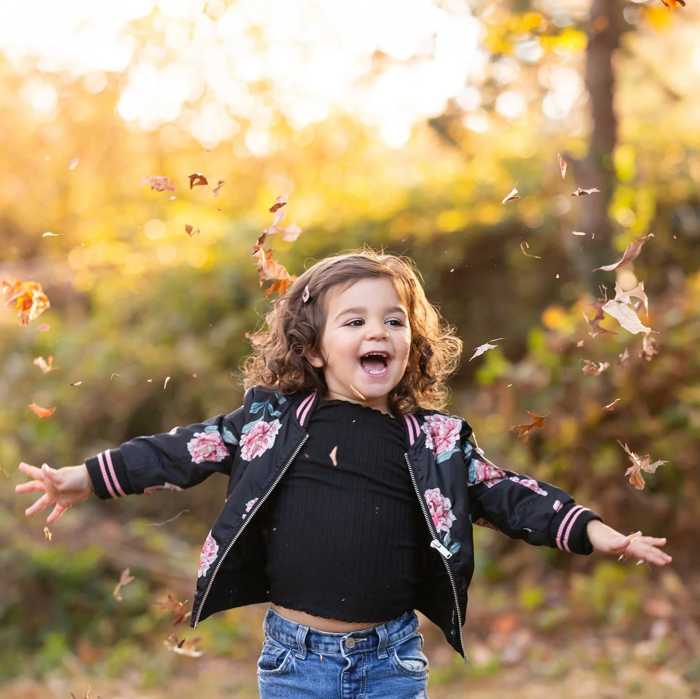 What a month! 🍁 October was busy capturing so many families outdoors with our mini and limited edition sessions. In the middle of all the Fall chaos I squeezed in this favorite of my adorable niece! 

Hoping this beautiful warmer weather sticks arou