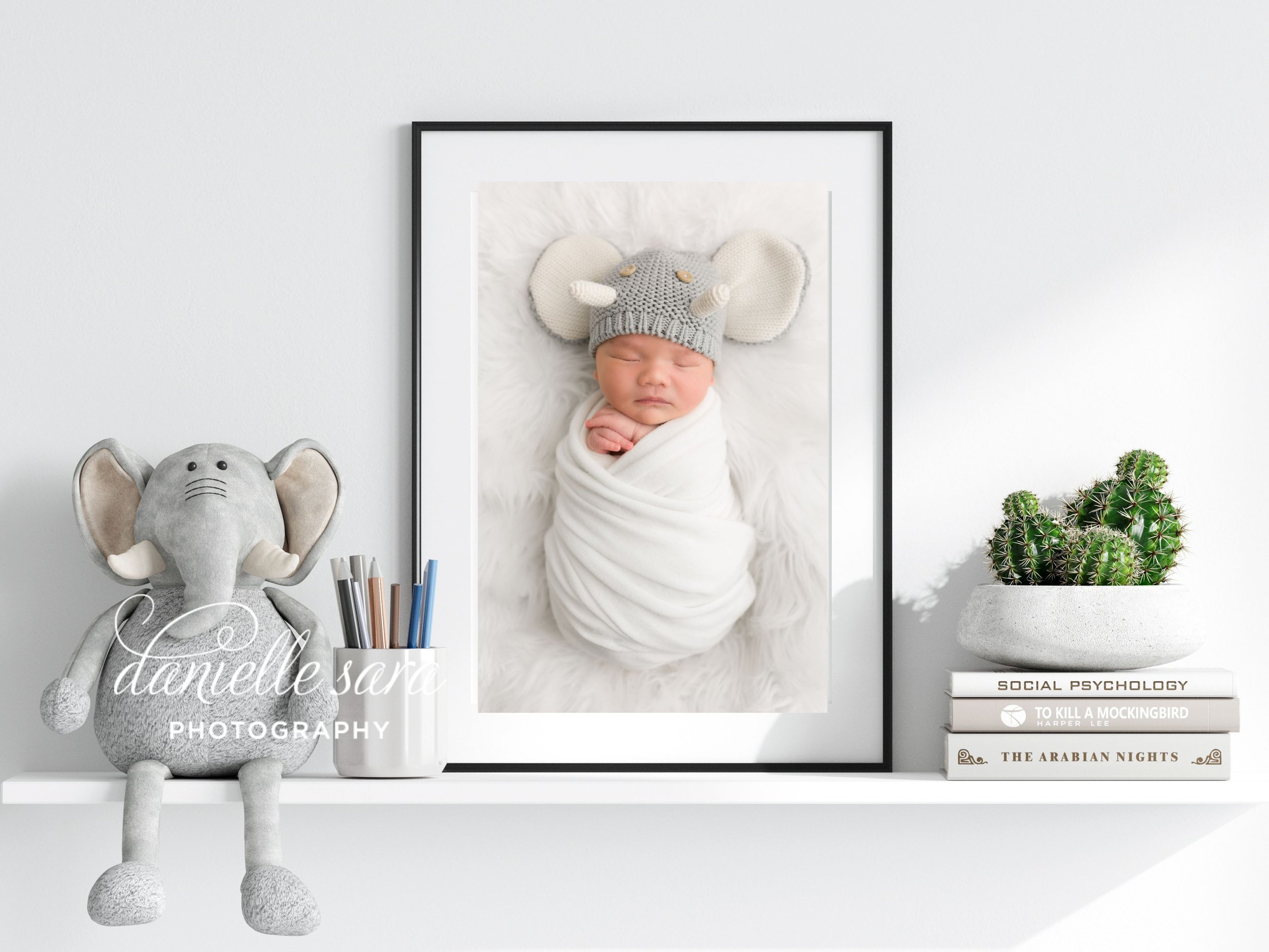 How To Choose The Perfect Color Scheme For Your Newborn Photos | Maryland Newborn Photographer