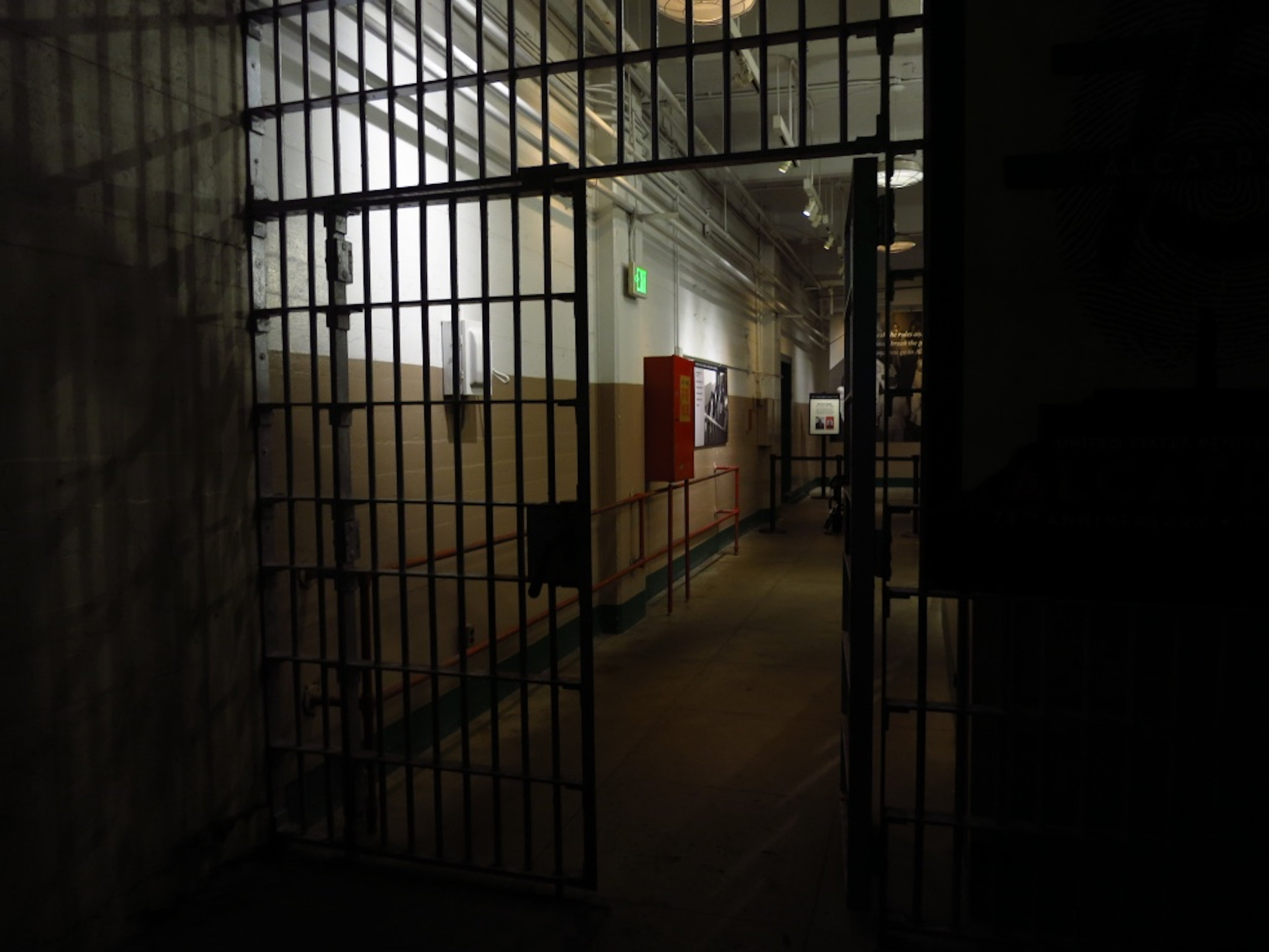 celldoornight.jpg