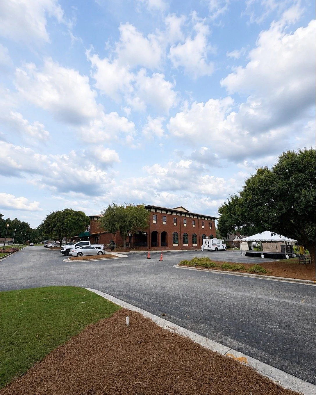 Today&rsquo;s the day! 🎉🎉

The setup is underway, and we&rsquo;re ready for a good time at Mad Boar!

Come join us tonight for the Hope For The Warriors Block Party. Bring your friends, come hungry, and get ready for a fun evening!

We can&rsquo;t 