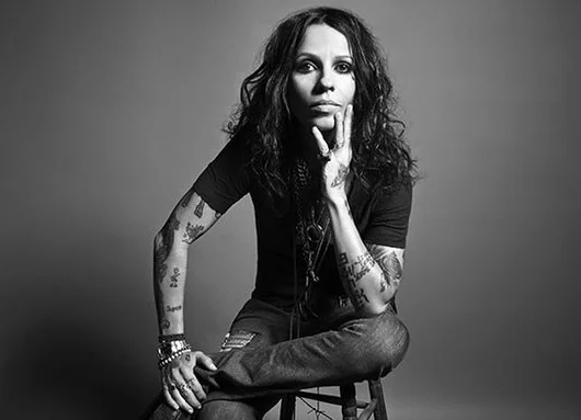linda-perry-06-david-needleman-billboard-2014-650x430.jpg