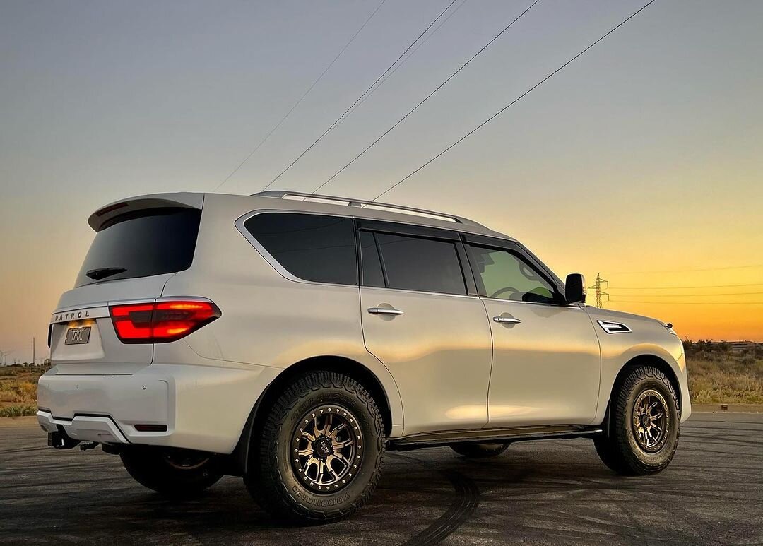 #SideShotSaturday Nissan Patrol on 9303 DT-1 - BEADLOCK Satin Gold!Happy #SideShotSaturday! Check out this stunning Nissan Patrol rocking the 9303 DT-1 - BEADLOCK Satin Gold wheels. 📸 by @kane.jeromin 

#repost @modkingzaus

#dirtylifewheels #dirtyl