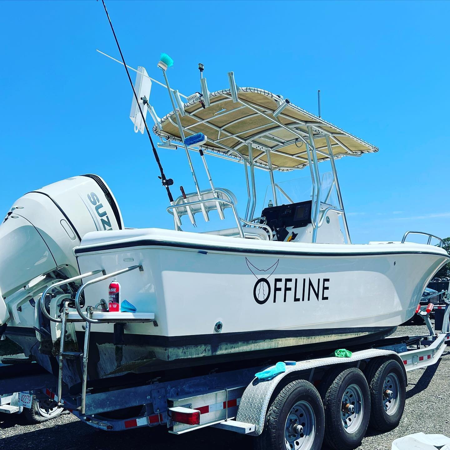 OFFLINE of @all_in_sportfishing_02066 looking sharp with some new decals. Time to get her back in the water!