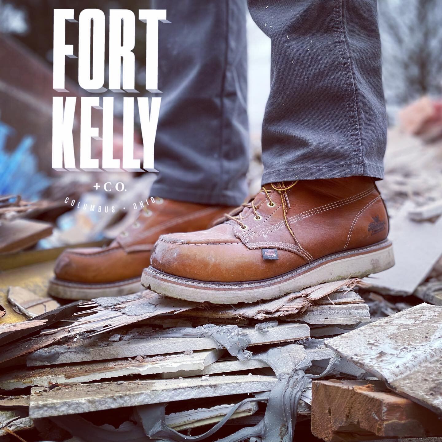 Founder of Fort Kelly flexing some new steel toe kicks from @thorogood_usa! We&rsquo;ll check back in periodically and see how these are breaking in. Stay tuned.
.
.
.

#fortkellyandco #fortkelly #craftsman #614columbus #614 #columbusremodel #homeren
