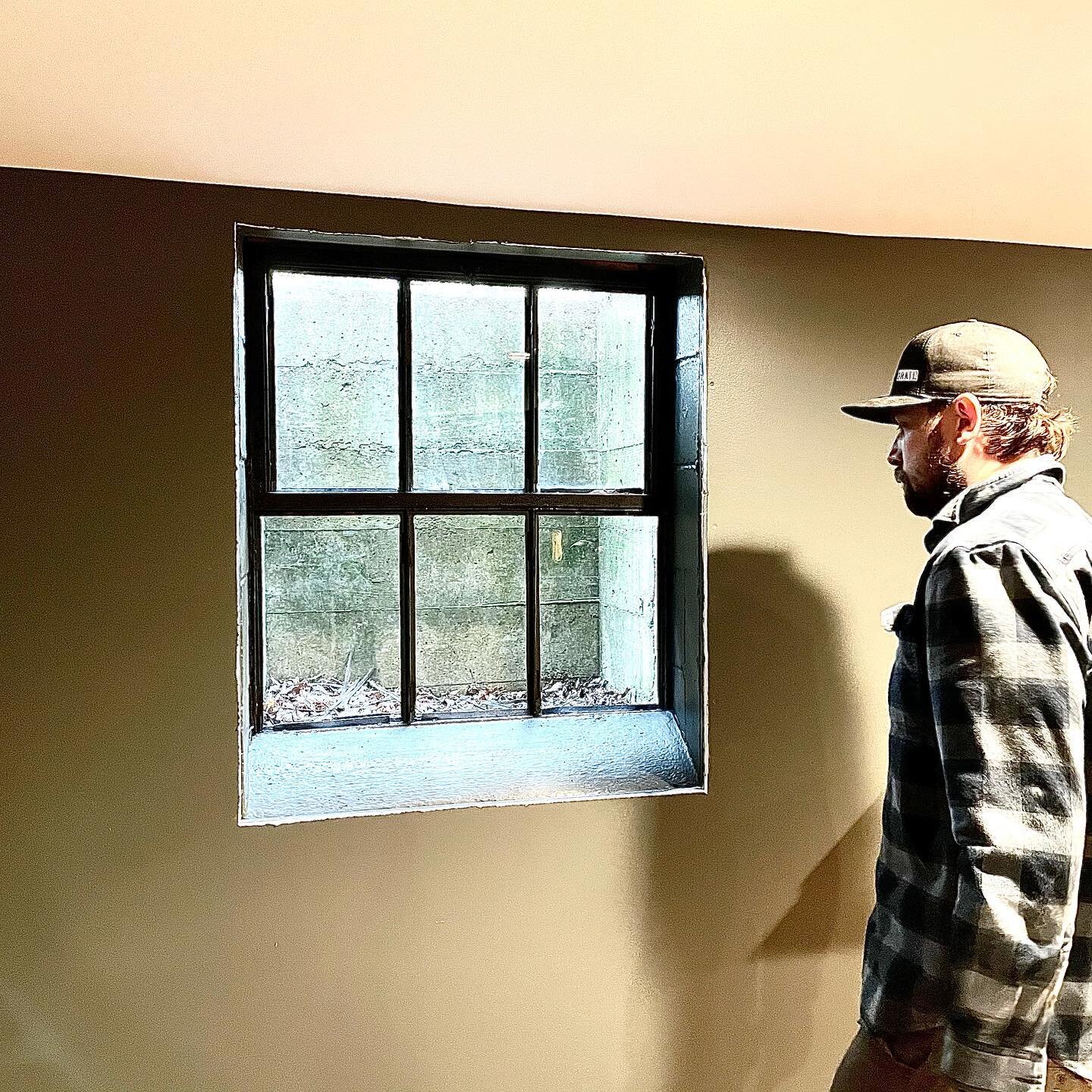 Pondering how the weekend is over got us like&hellip;
.
.
.

#fortkellyandco #fortkelly #buildit #tools #craftsman #milwaukeetools #toolsofthetrade #milwaukee #demoday #homerenovations #contractor #fixerupper #beforeandafter #home #homeremodel #diy #