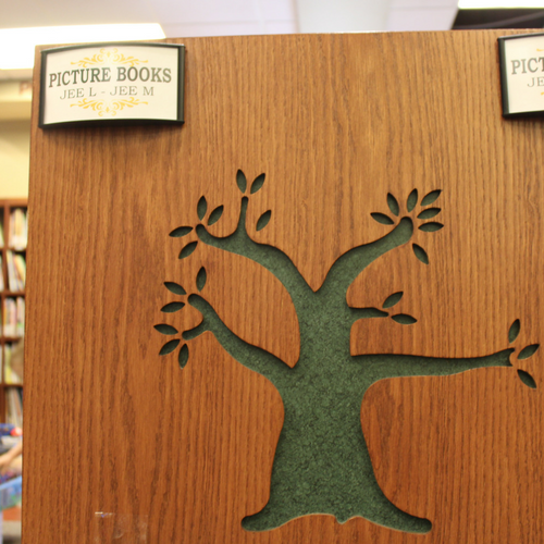 friendsbookshelf.png