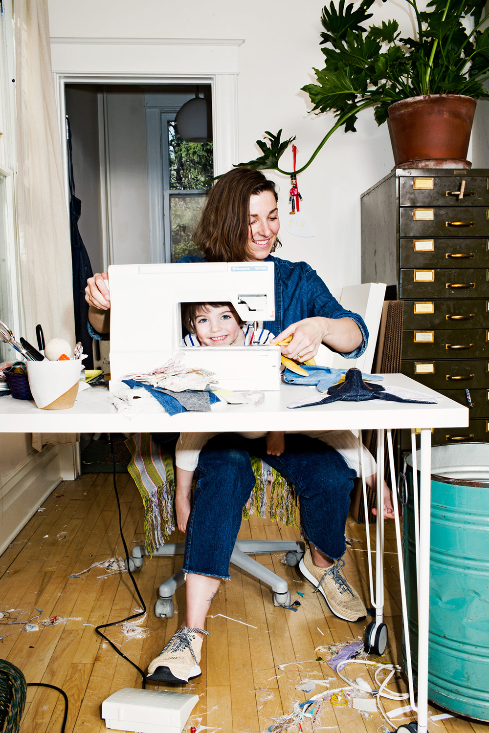 Jen and her daughter on the studio (photo Cameron Wittig)