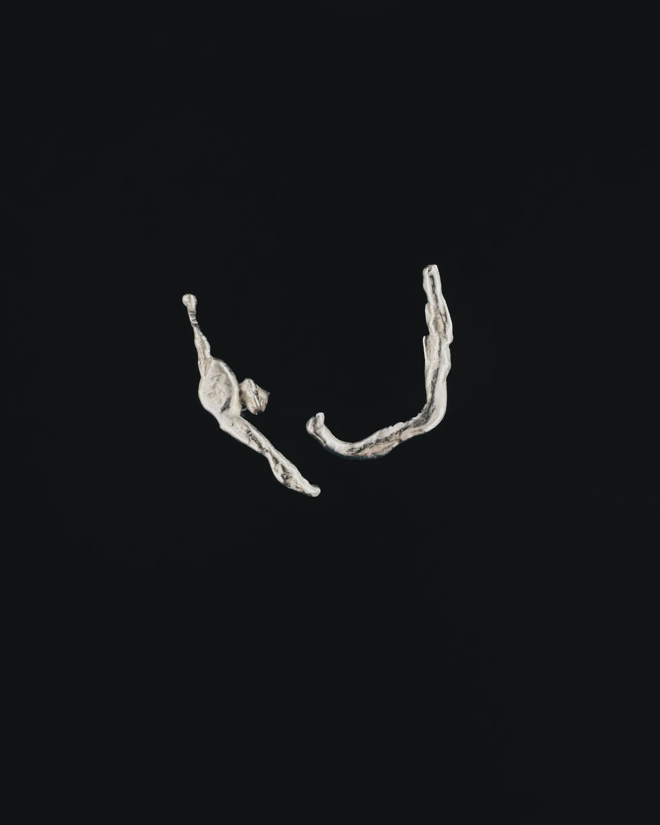 jakhu-studio-moon-drops-earrings-05.jpg