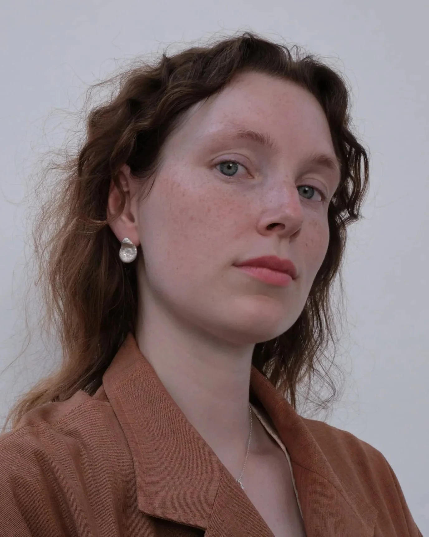 jakhu-studio-moon-drops-+earrings-03-on-model.jpg