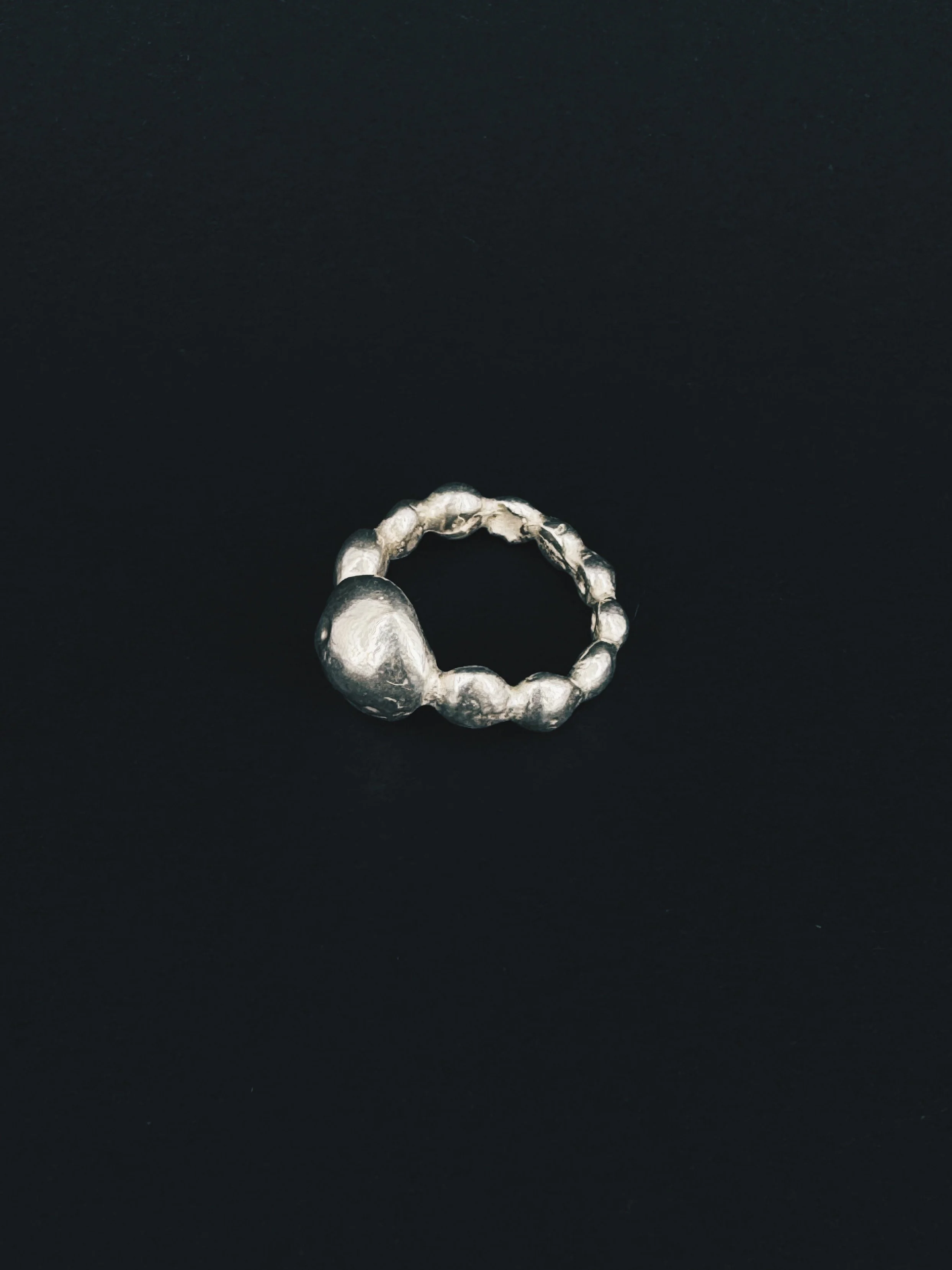 jakhu-studio-moon-drops-ring-06-1.JPG