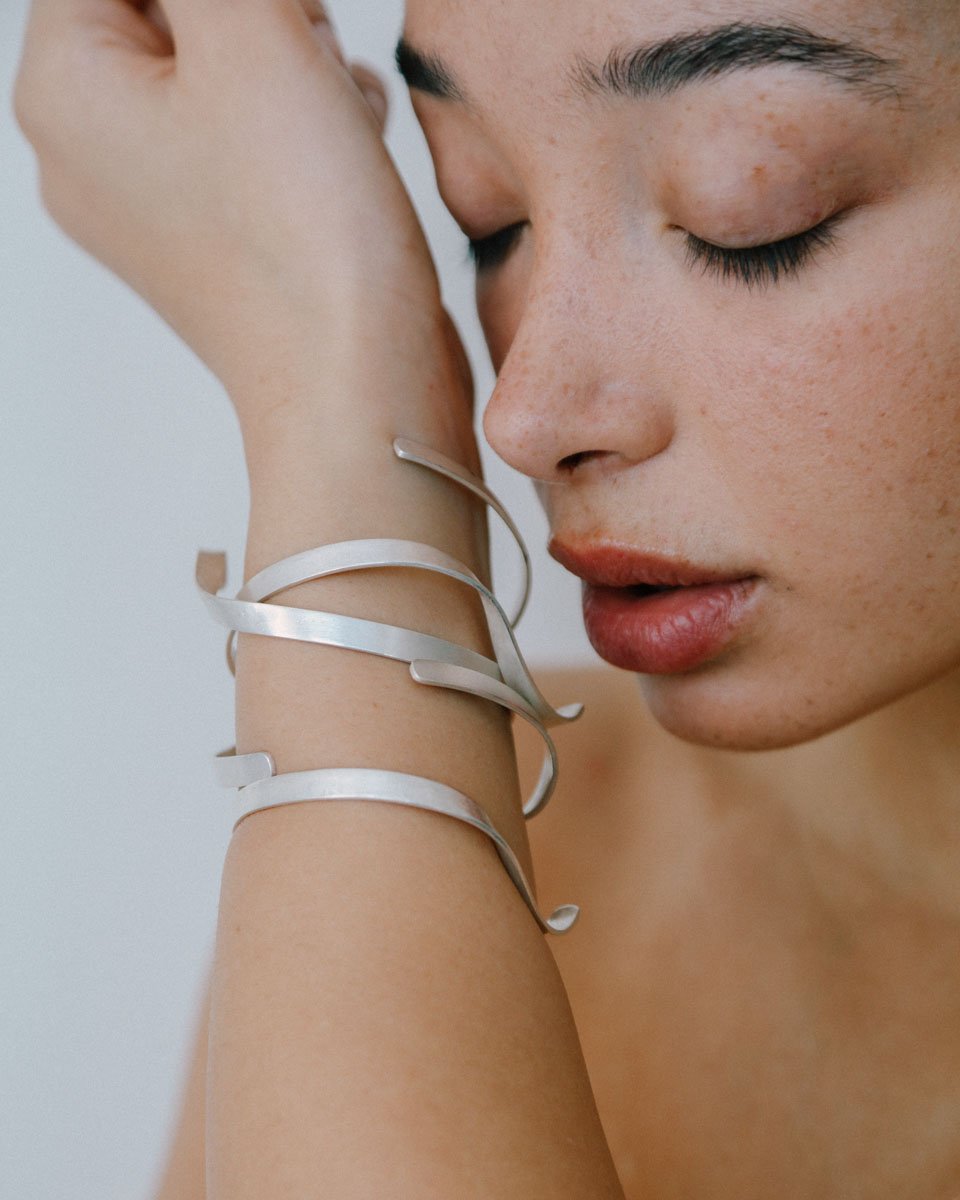 jakhu_studio-watu-ribbon-bangle.jpg