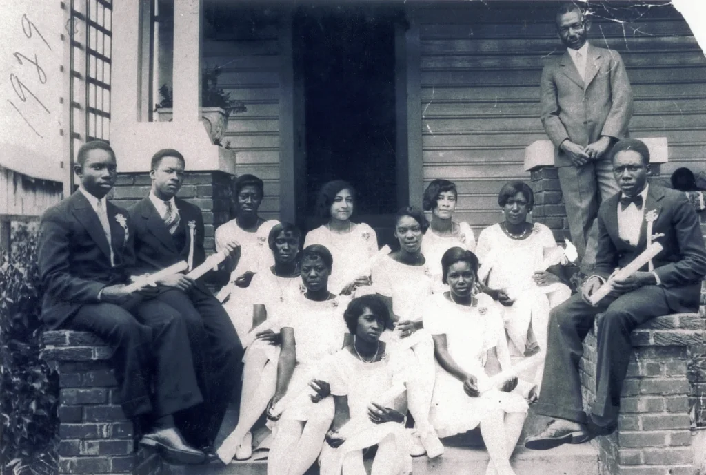 Crooms_Academy_Class_of_1929.jpg