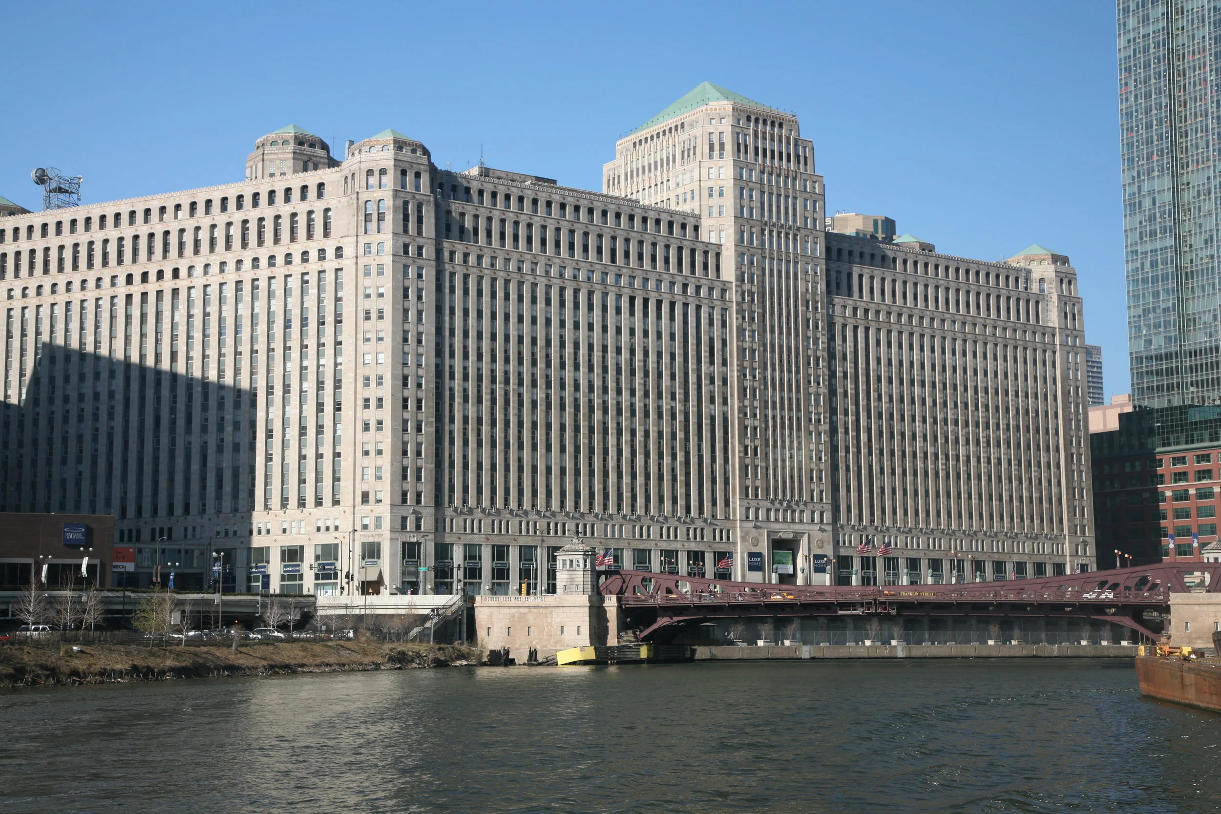 Merchandise Mart Chicago.jpg