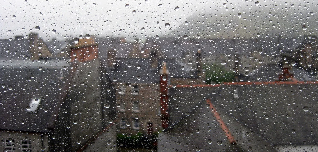 edinburgh rain.jpg