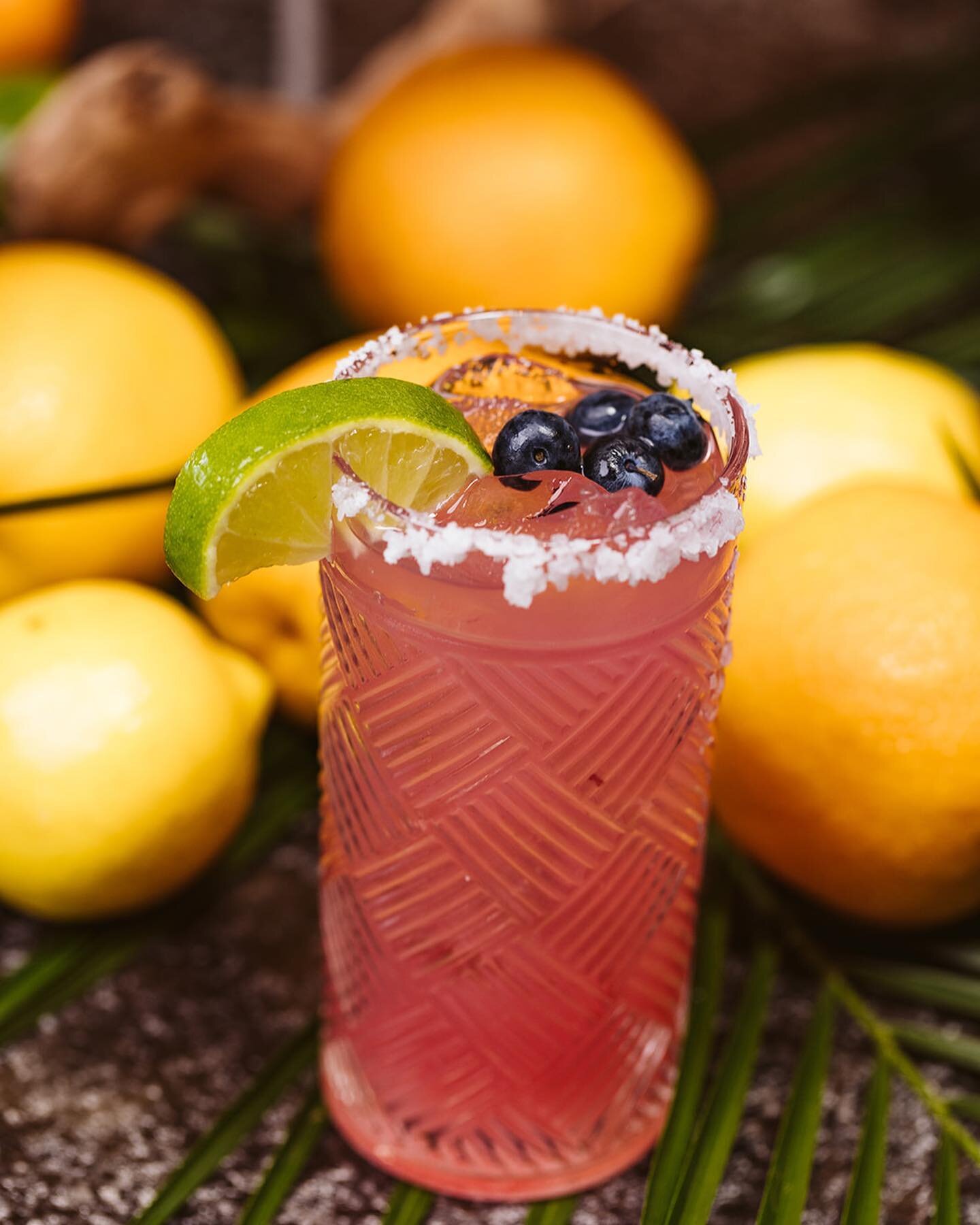 Looking for a signature cocktail?🍹

We can help!🙋🏼&zwj;♀️🫒

Spicy Berry Margarita Topped with Blueberries and a Lime Wedge 🫐🌶 🤤 

Cheers, my dears!

www.oliveeventscatering.com

📸 @blkcoffeephoto