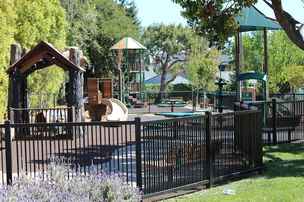 laureola park.jpg