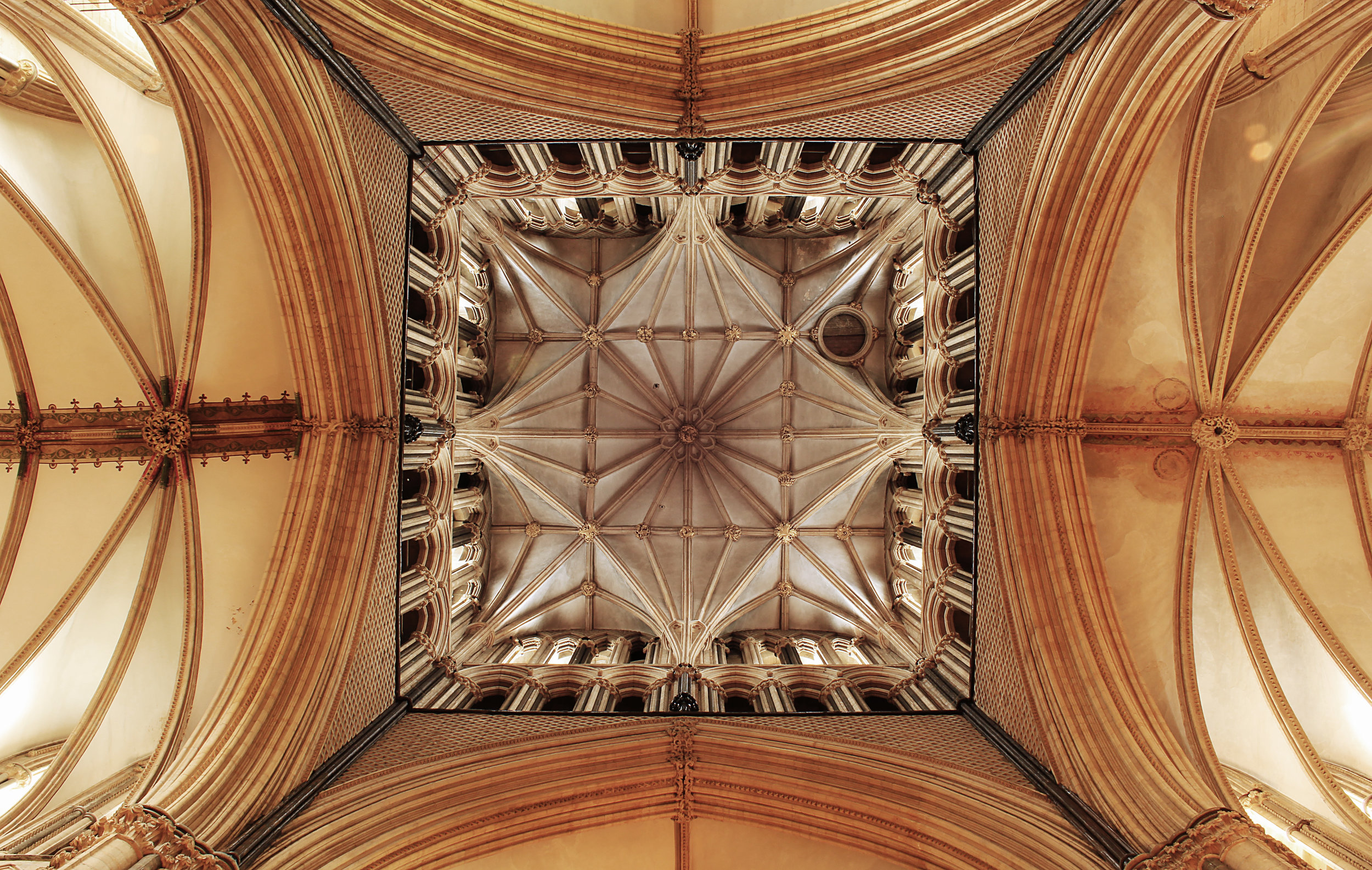 Lincoln Cathedral Crossing.jpg