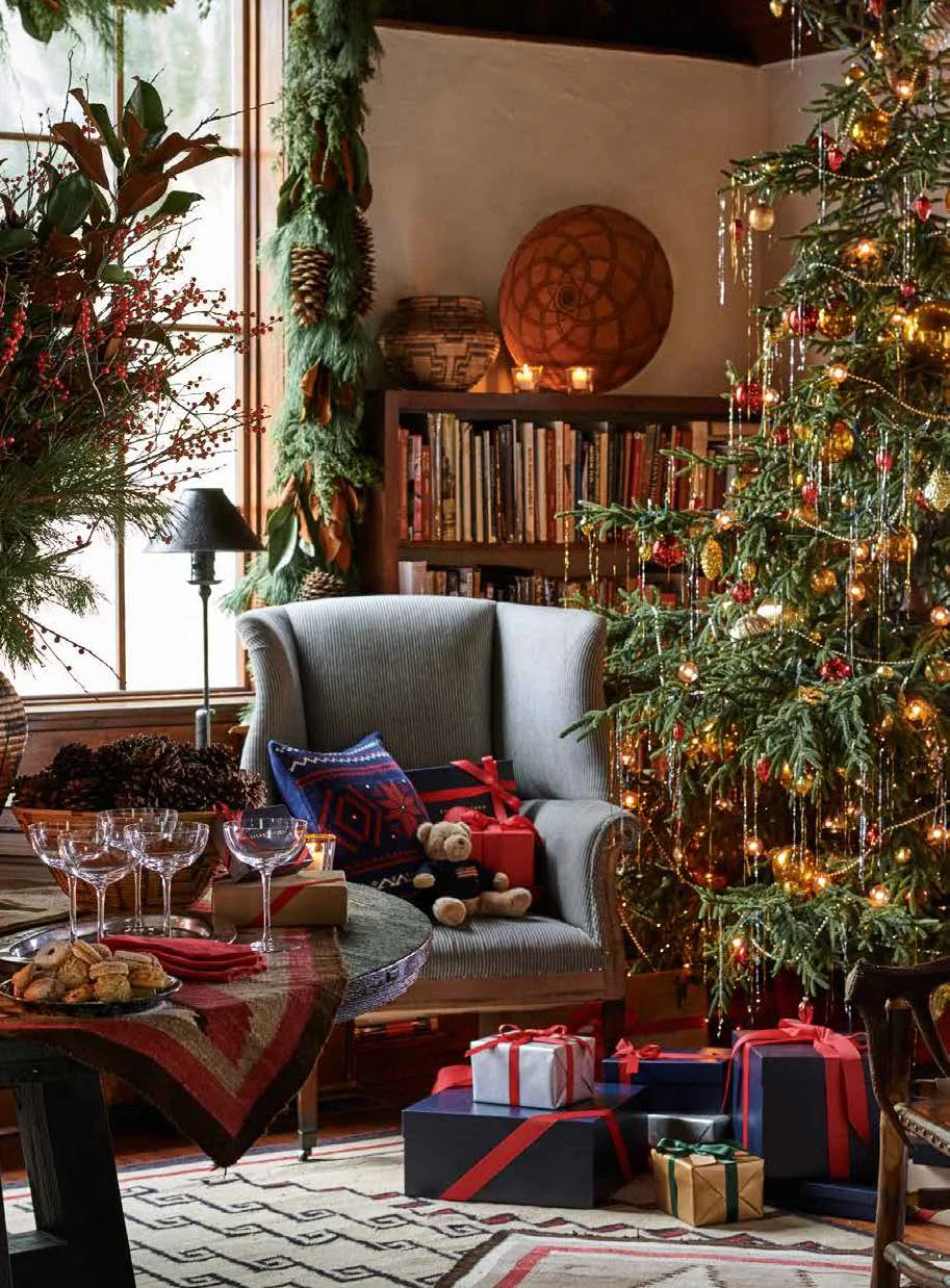 HOLIDAY LAKEHOUSE_Page_02.jpg