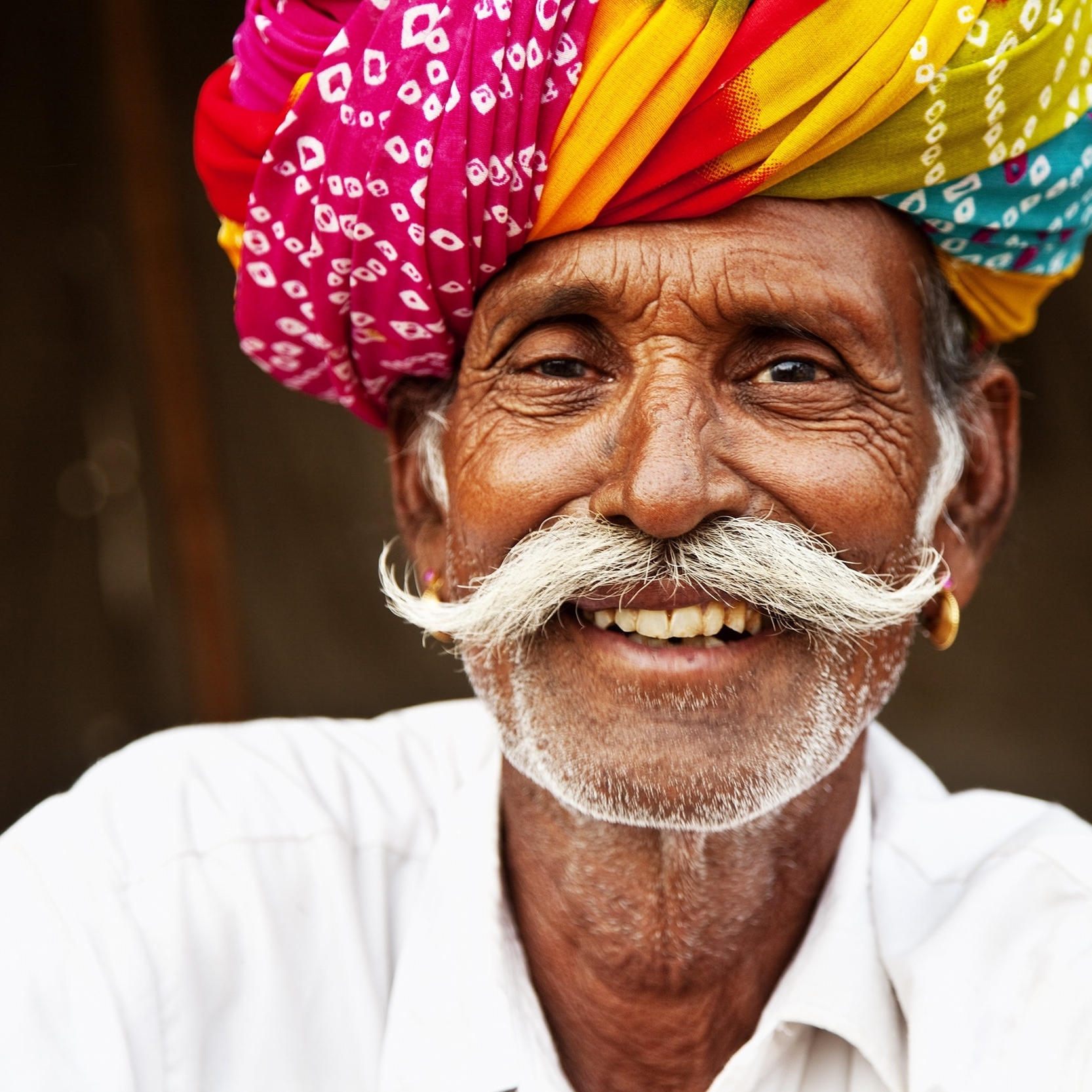 senior-man-portrait-in-Pushkar,-India-143174651_3016x2010.jpeg
