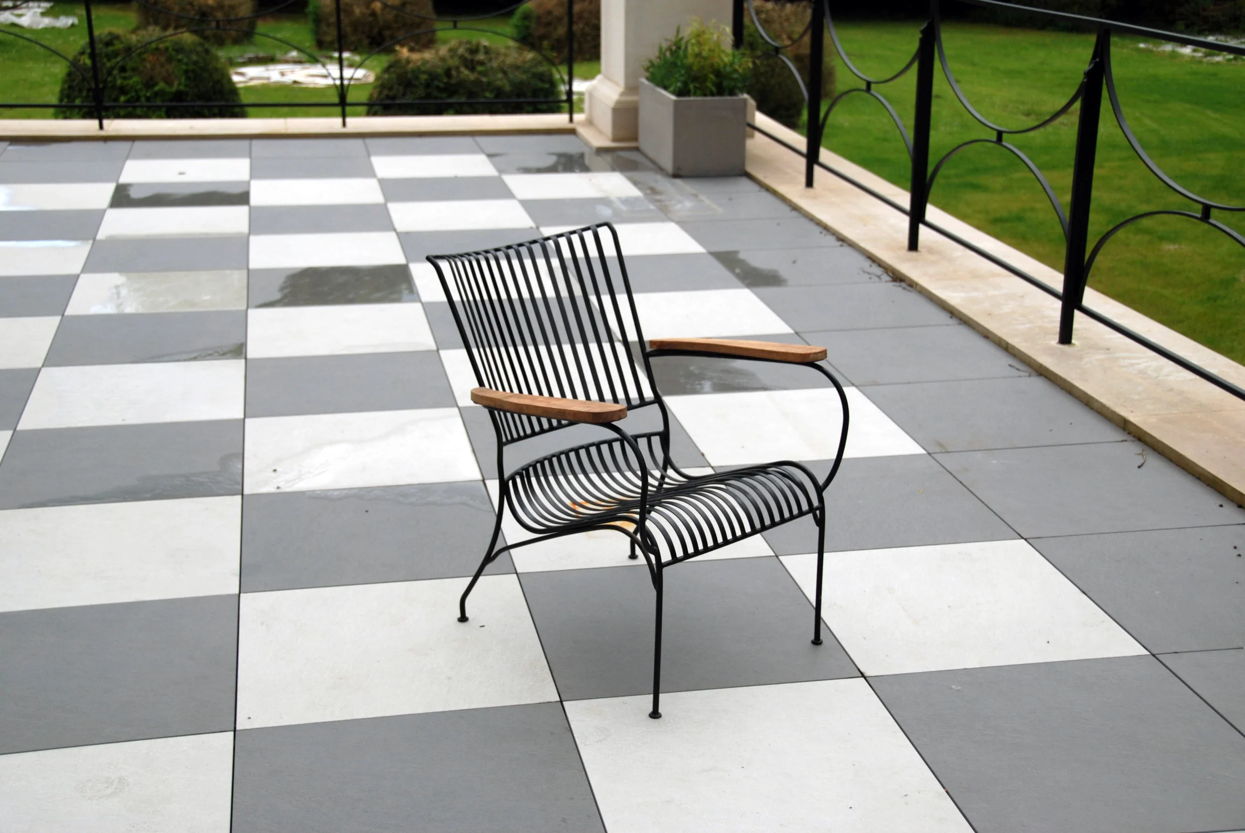 fauteuil métal.jpg
