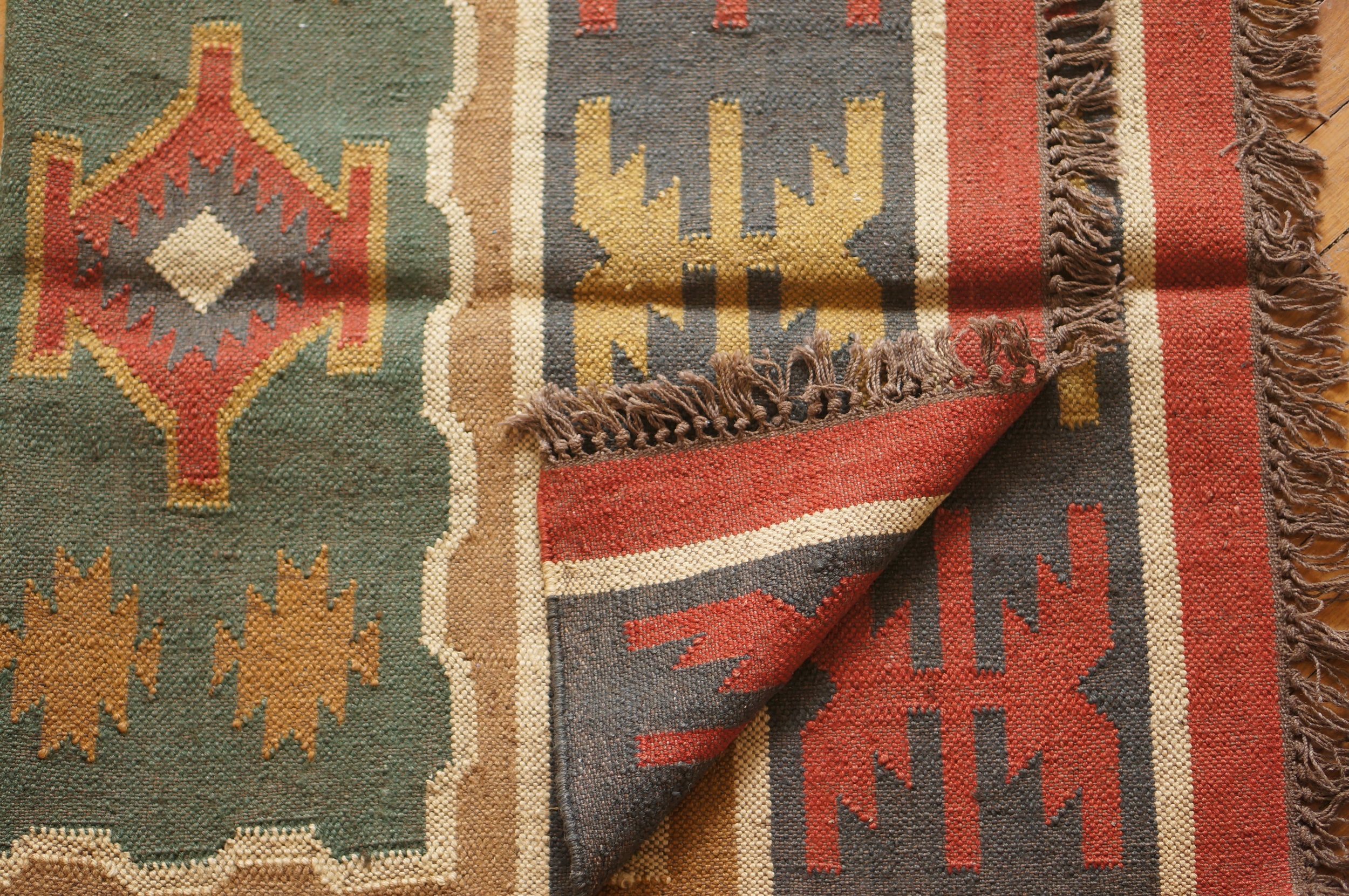 TAPIS LAINE ET JUTE MULTICOLOR ARA