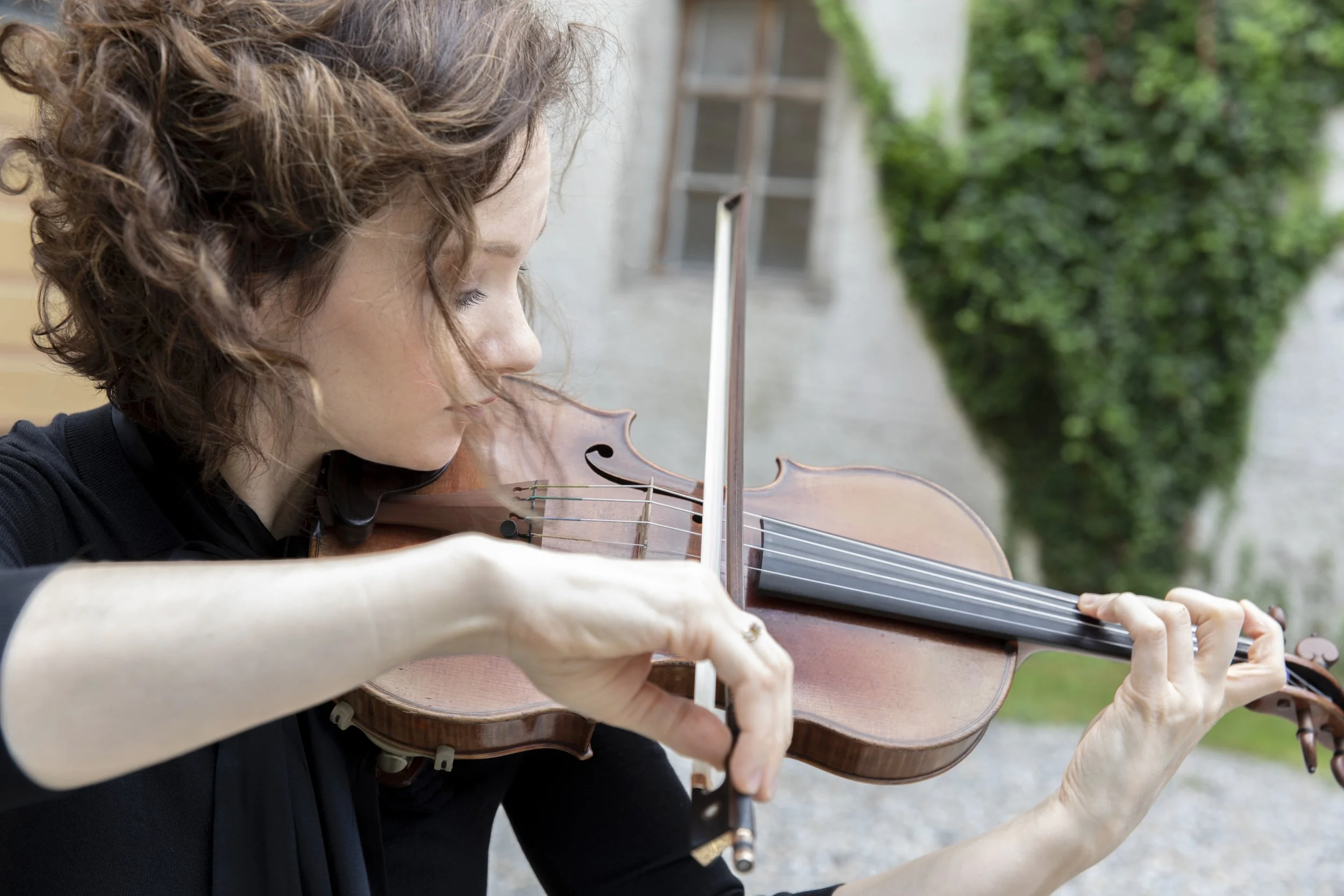 NO SECOND GUESSING: CLASSICAL PIONEER BRINGS SOLO BACH TO KANSAS CITY