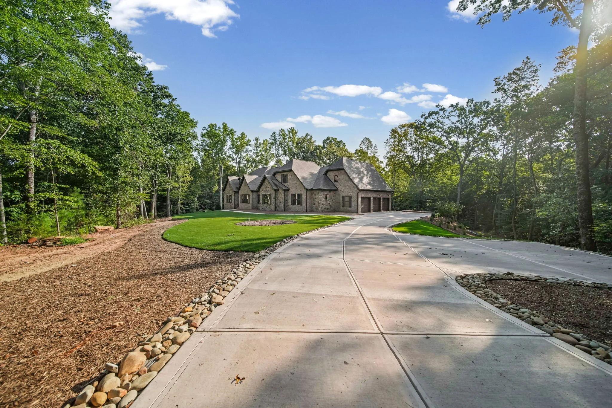 105-web-or-mls-351-windmill-ln.jpg
