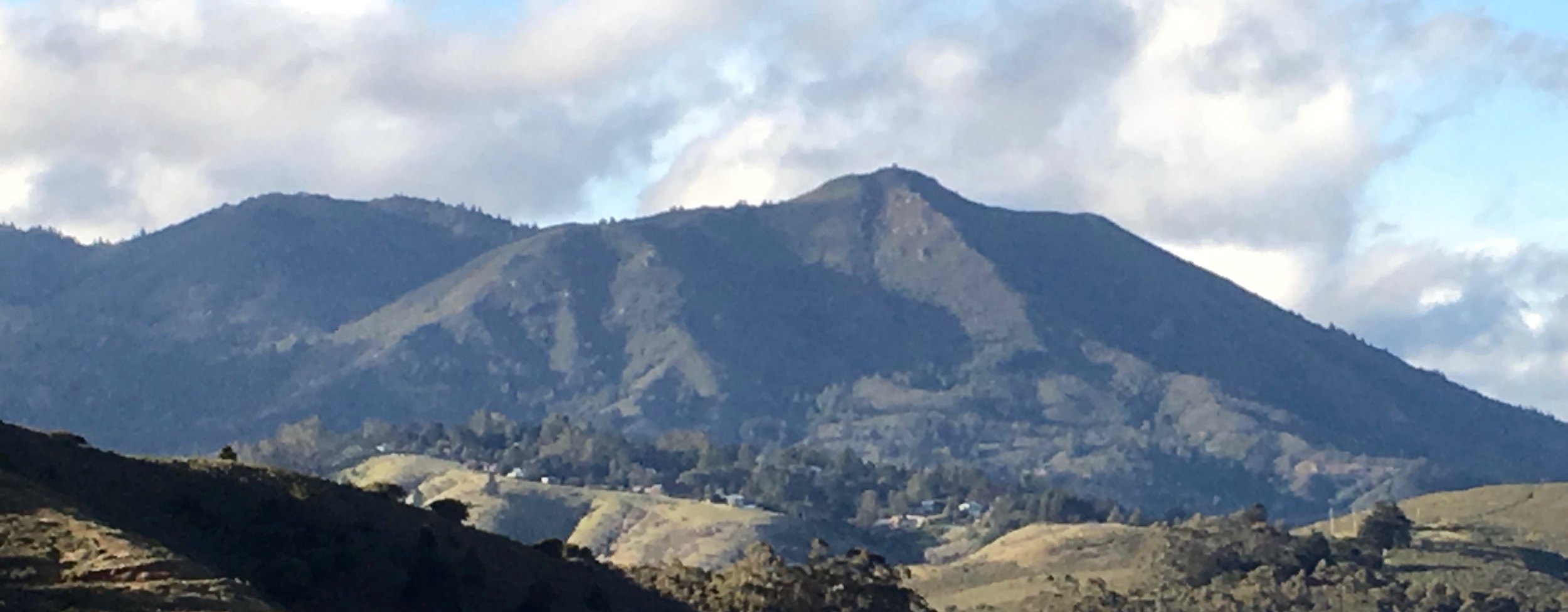 Mt_Tamalpais_from_the_south.jpg