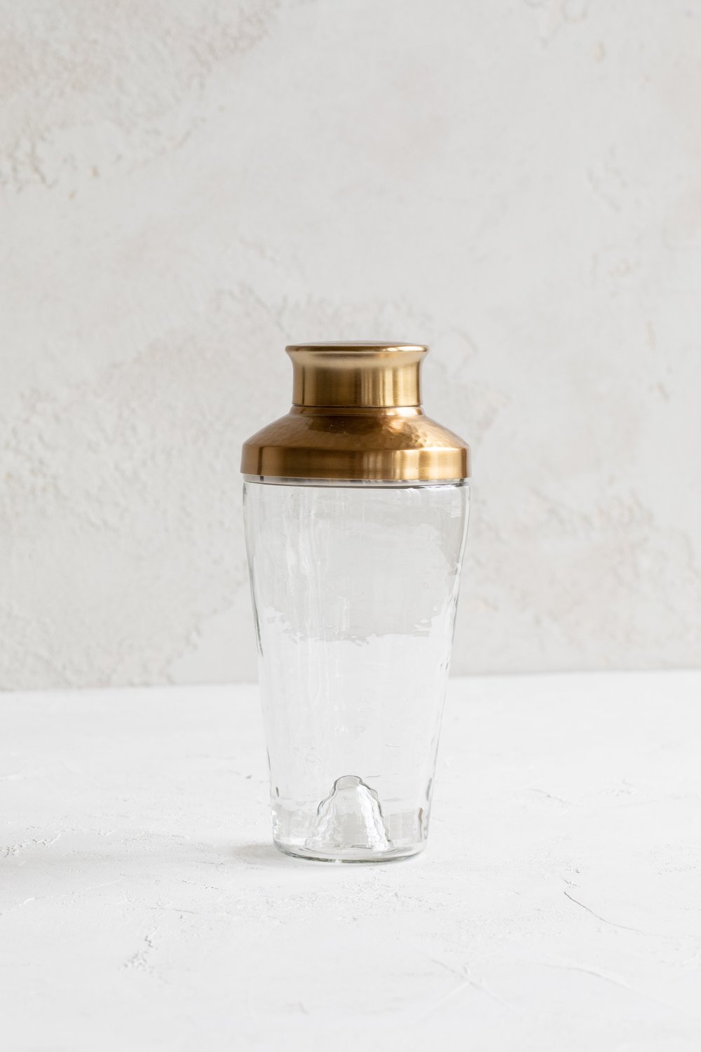 PEBBLED GLASS AND HAMMERED METAL COCKTAIL SHAKER – Agate and Birch
