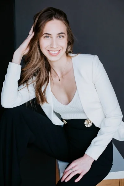 dprskn-danielleramchandani-about.jpg