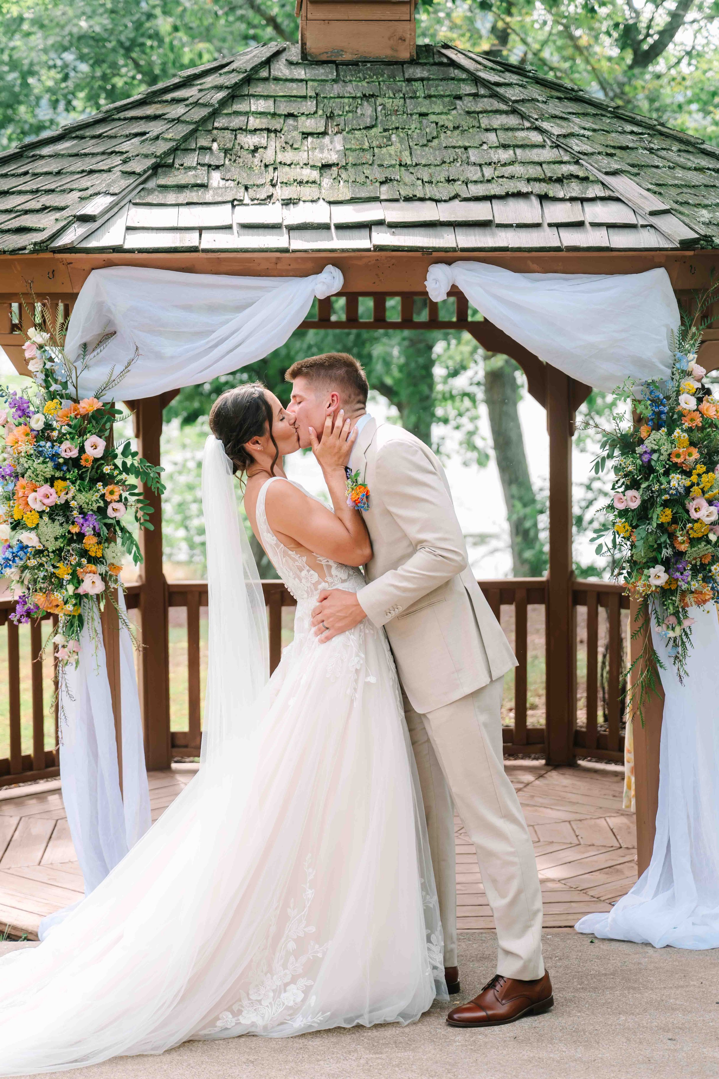 Lake Raystown Elopement style wedding