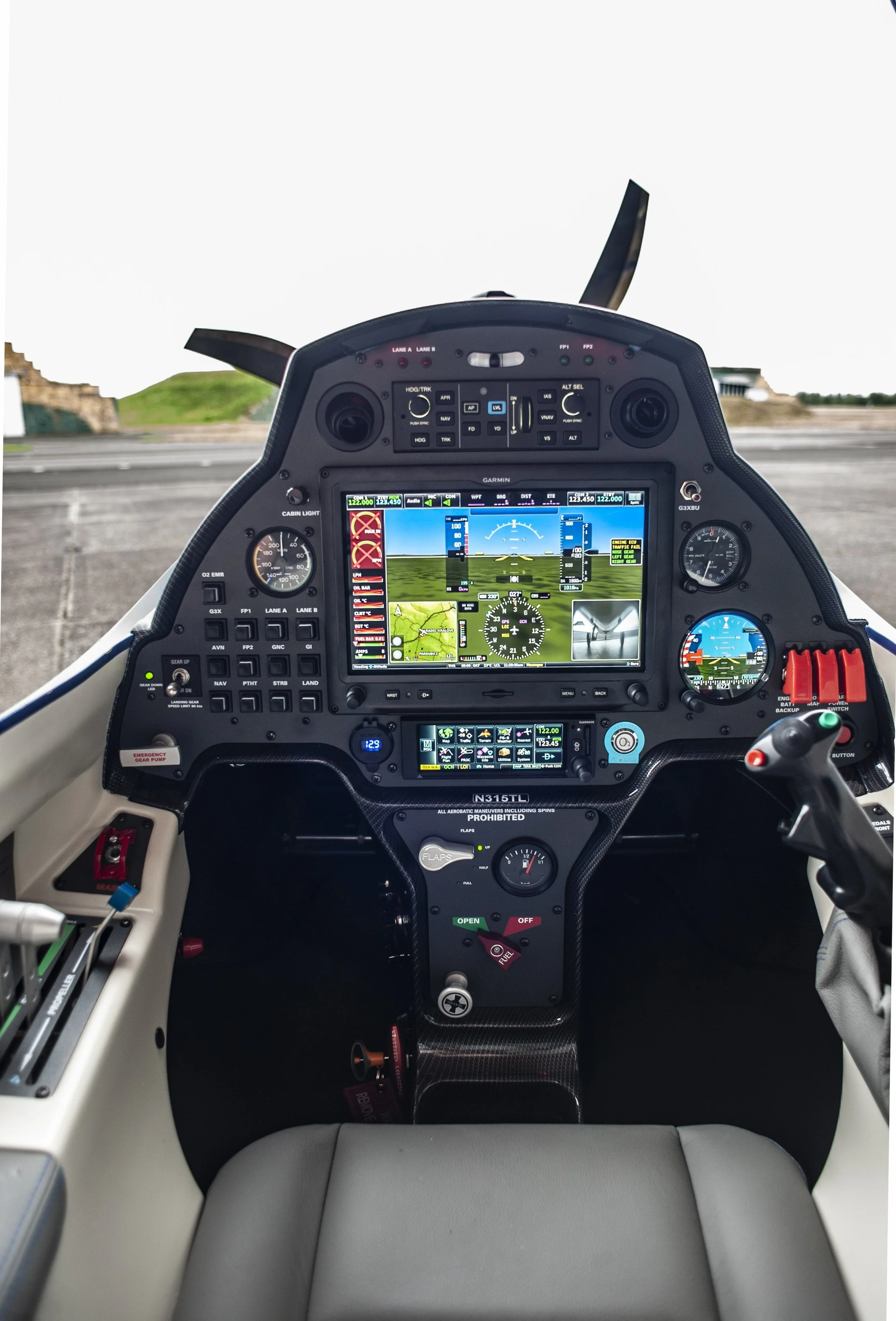 stream_cockpit_en.jpg