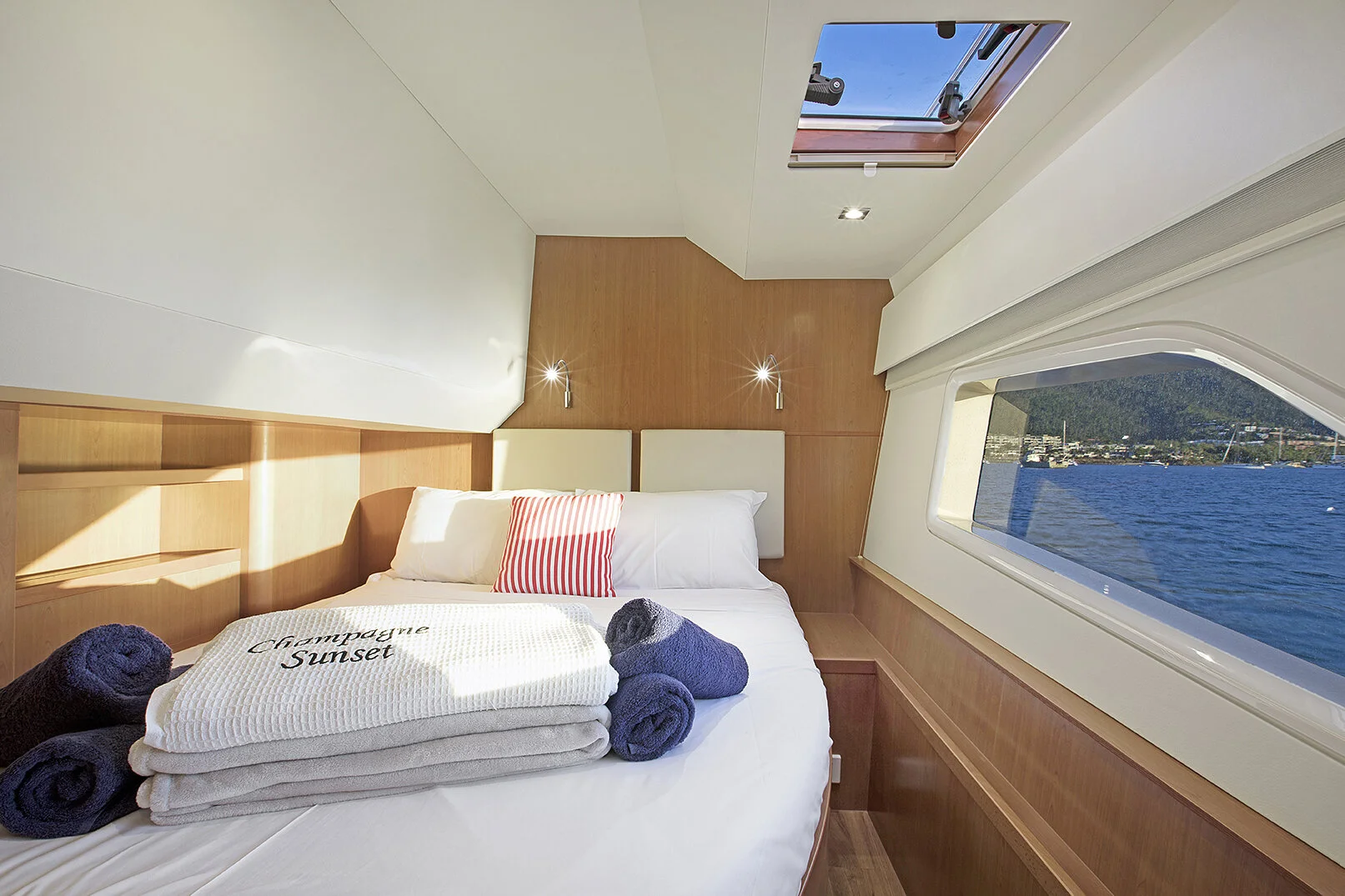 Starboard midships cabin w ensuite