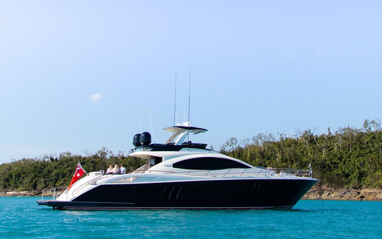 luxury yacht airlie beach