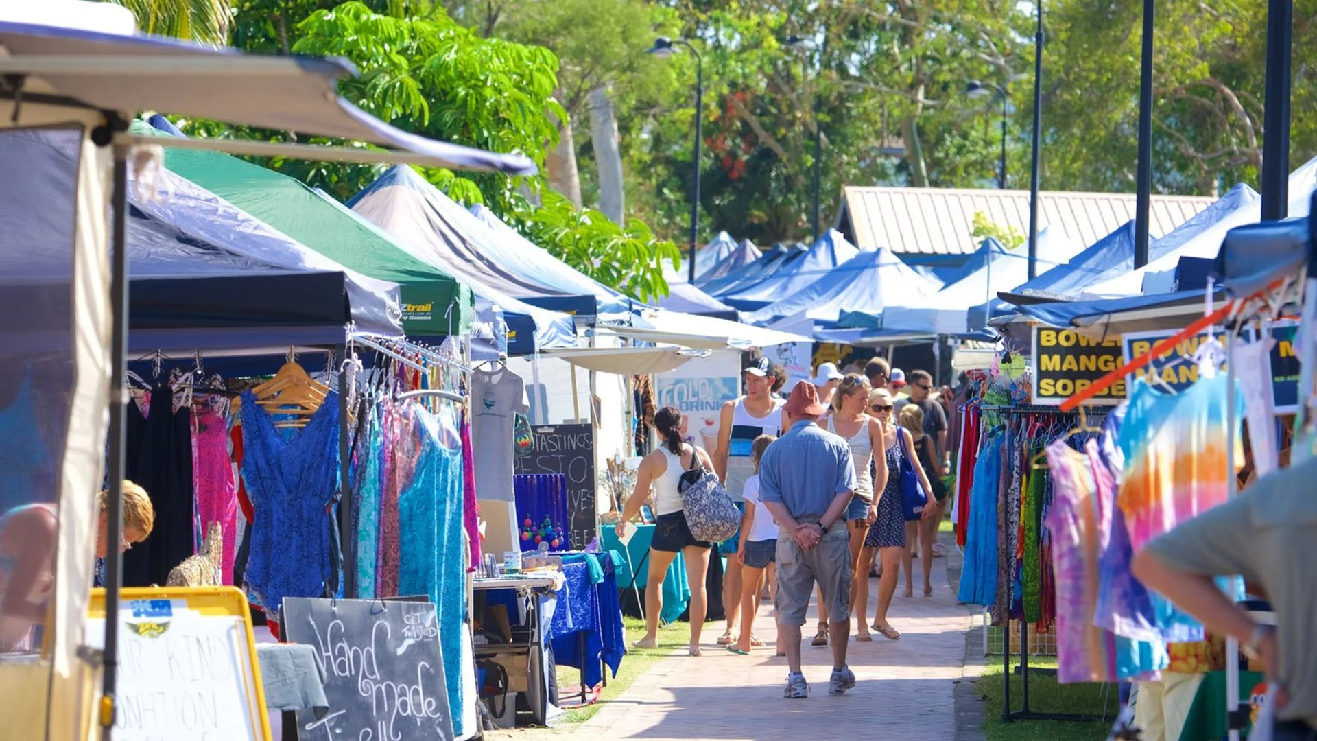 Whitsunday-Saturday-Markets-1.jpg