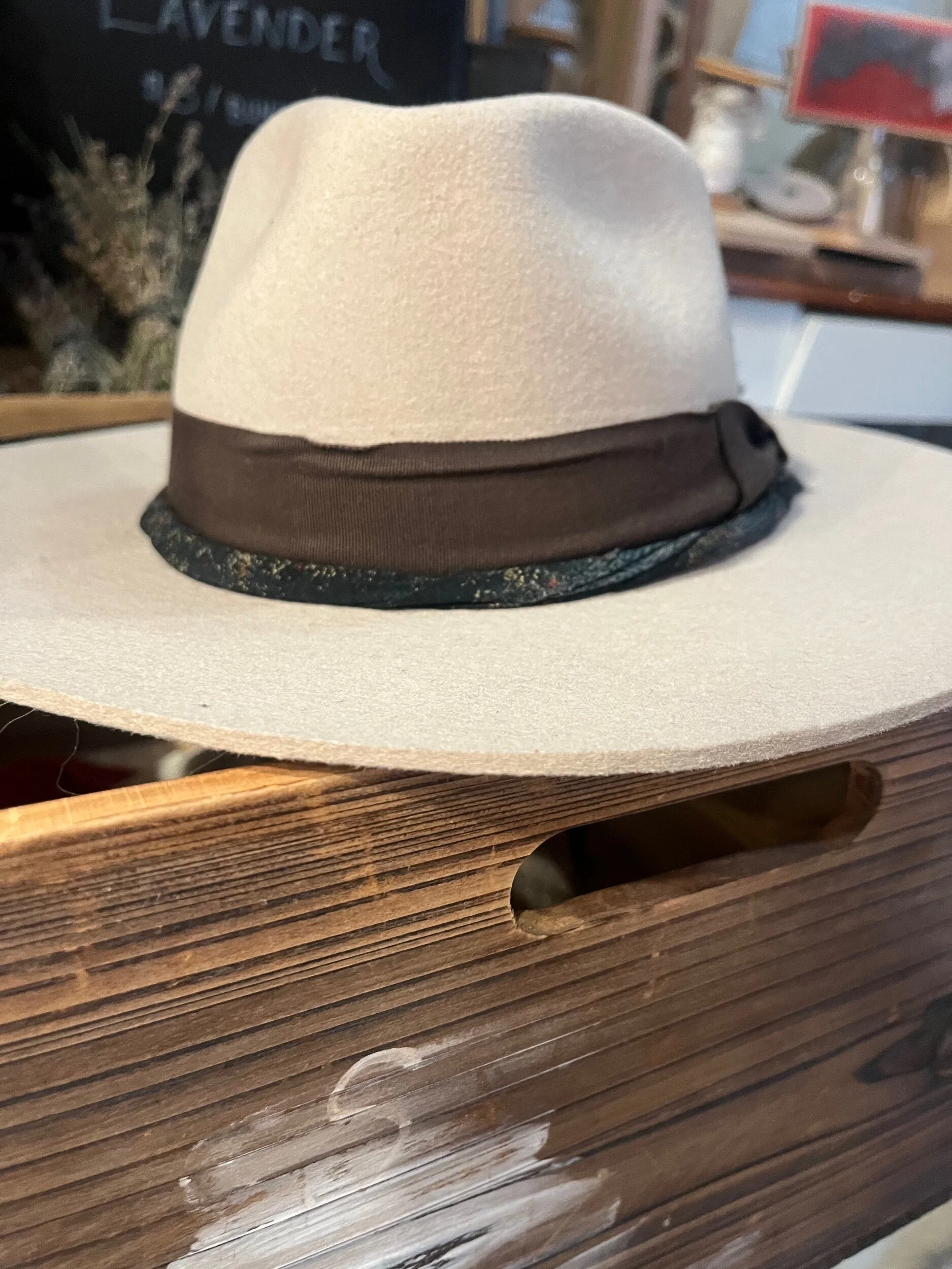 29C13F9F-BF1A-47A6-92B0-287C6C11FA2F