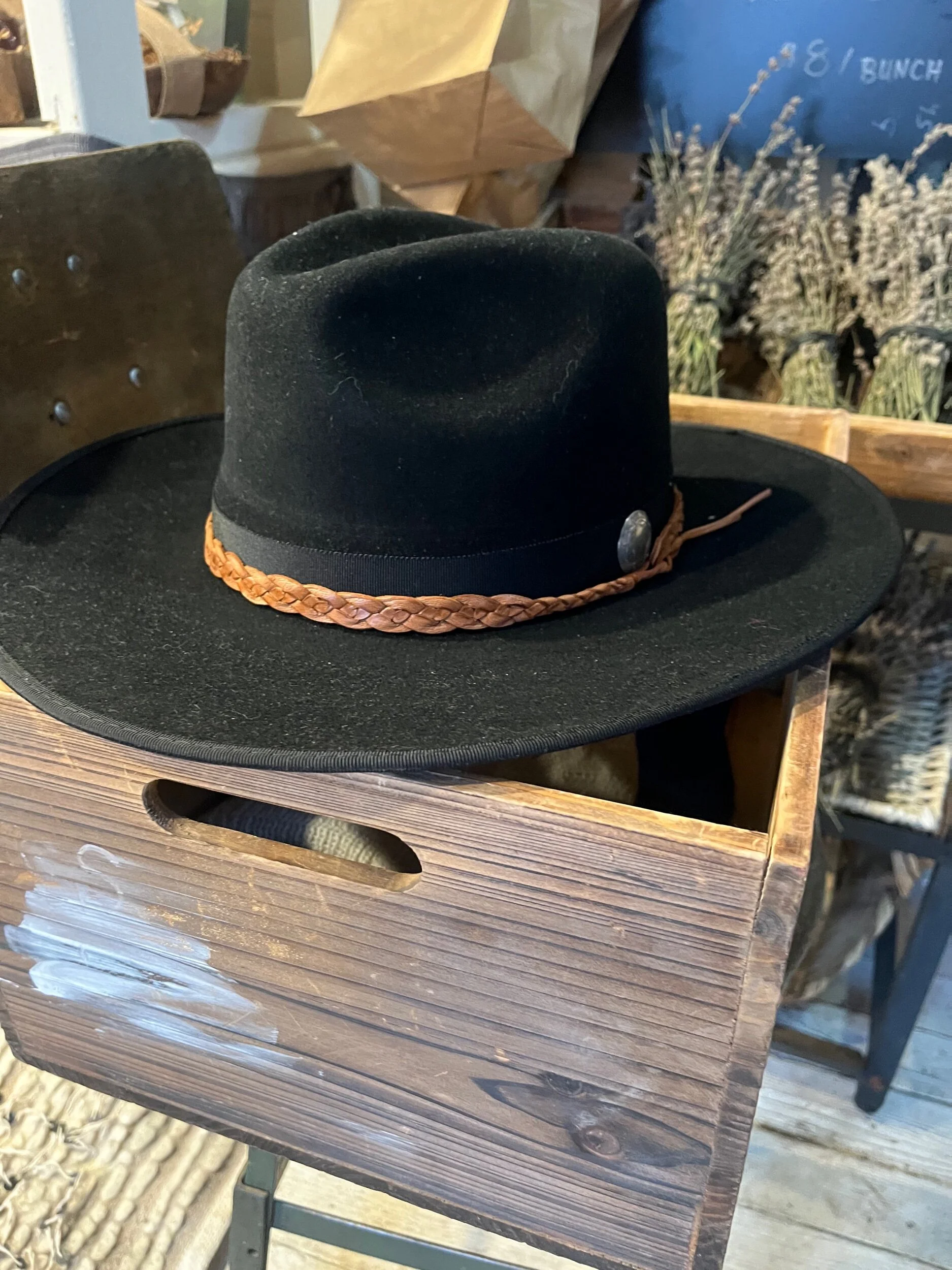 8937F8D4-7F33-42CB-9FDD-27846A3ADBDE