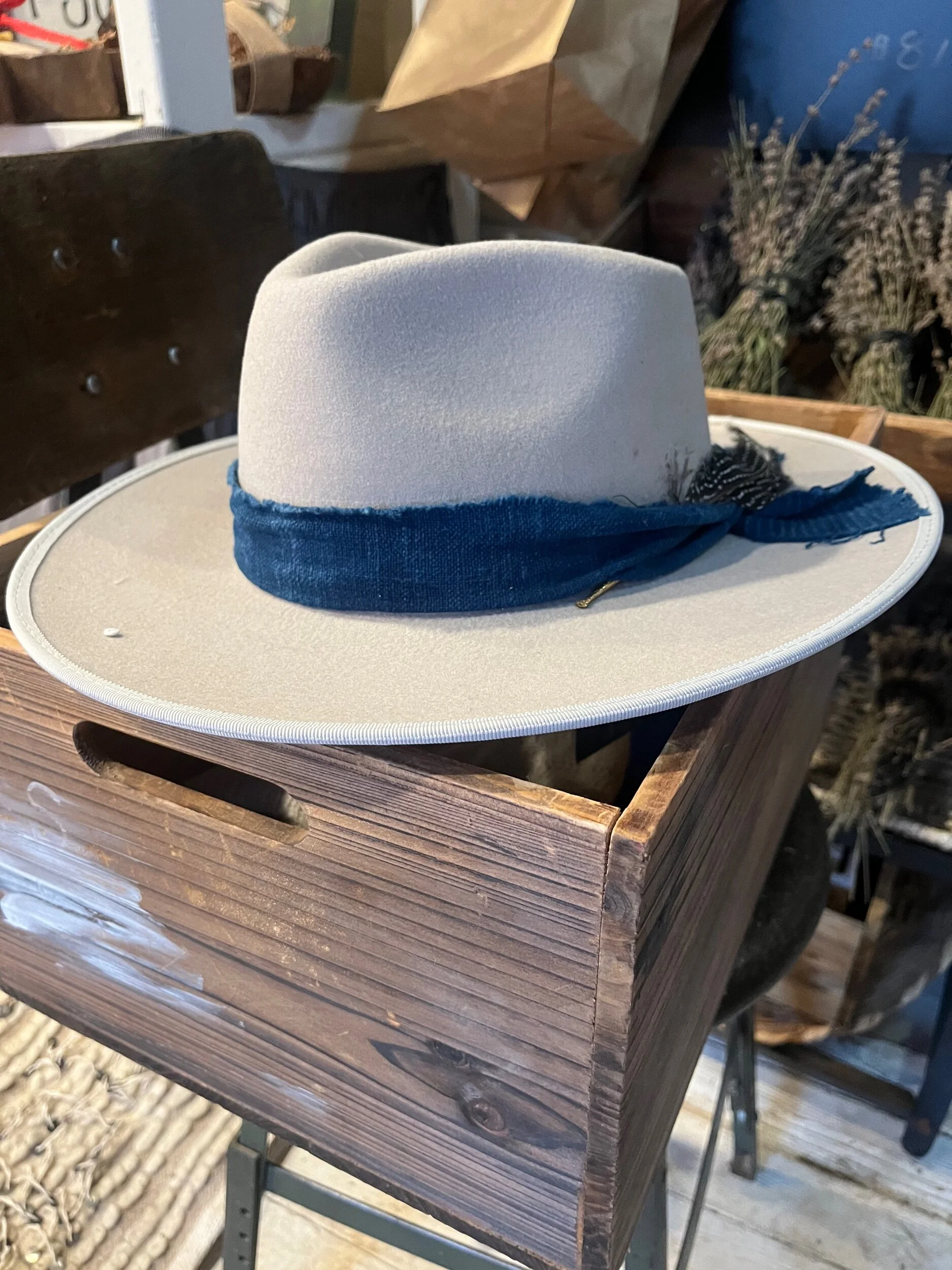 EDAA8E13-3860-4D03-B067-039E0634E4B7