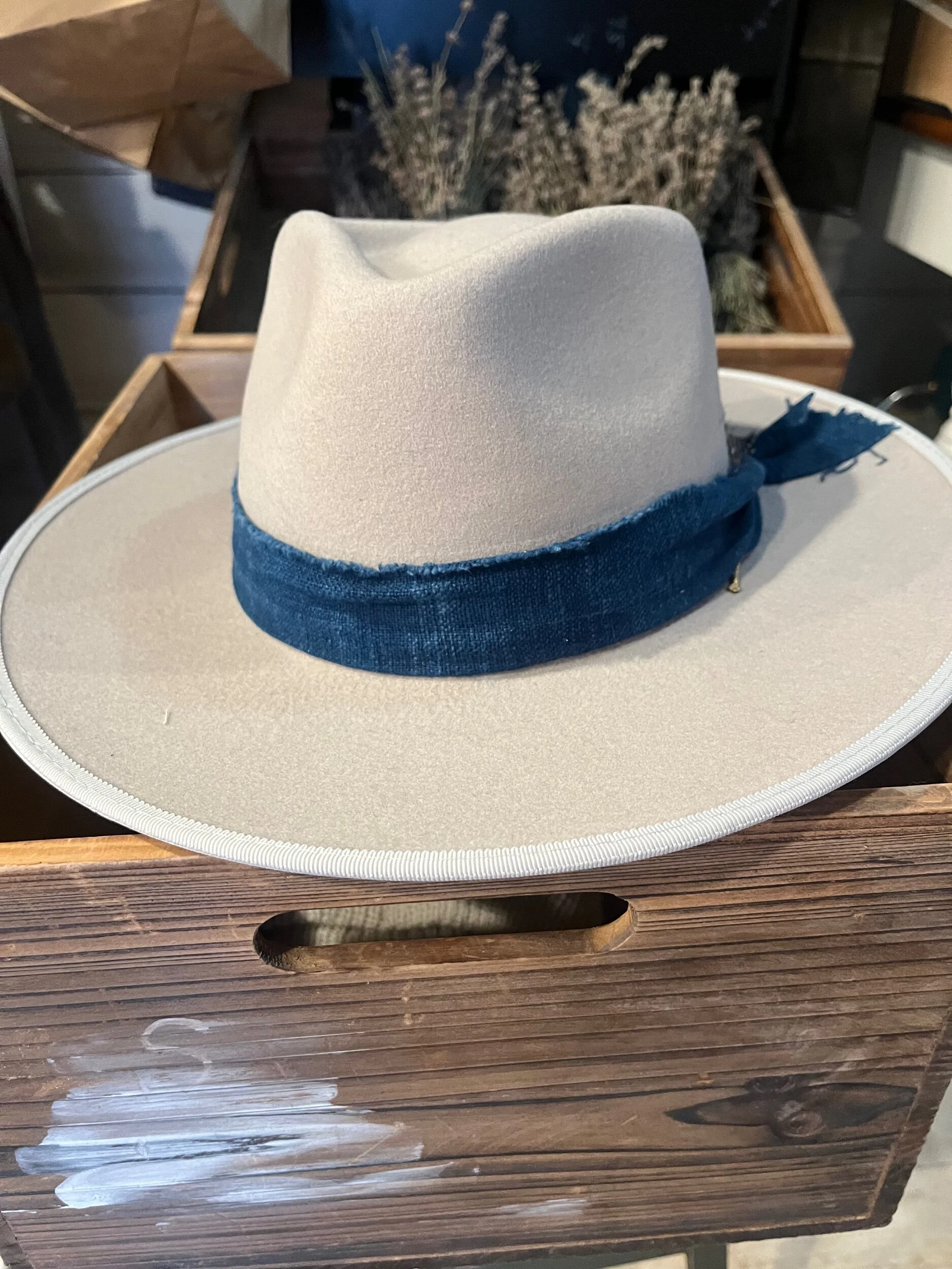 88EC77E6-610F-4C22-A135-2256389F2D59