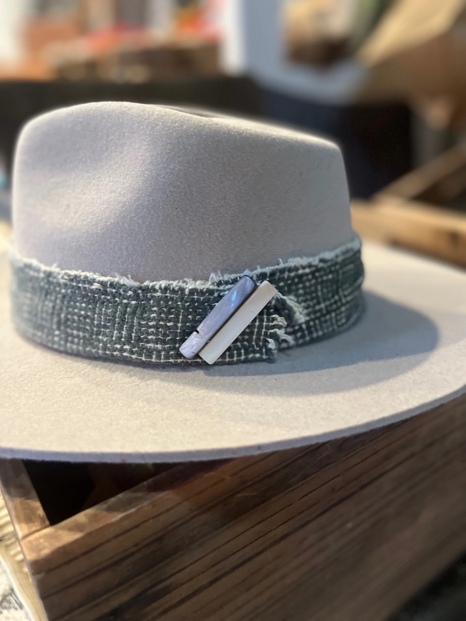 AF7BCA13-1564-4756-9554-DE504EF9E0F5