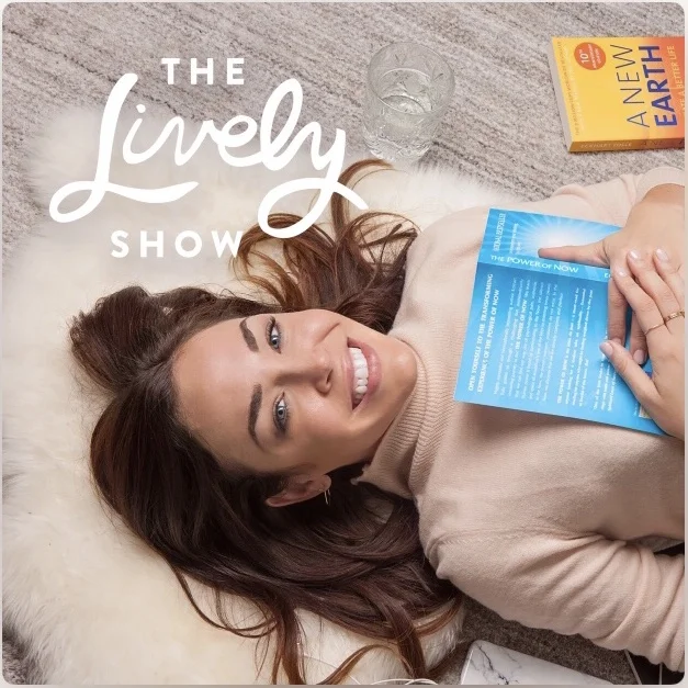 PodcastReview-TheLivelyShow.jpg