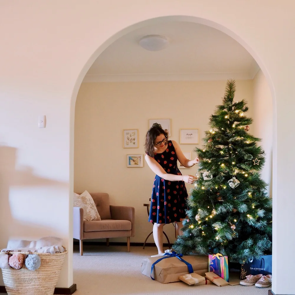 Simple Christmas Decor Ideas And Tips For A Small Apartment Lauren Natalia