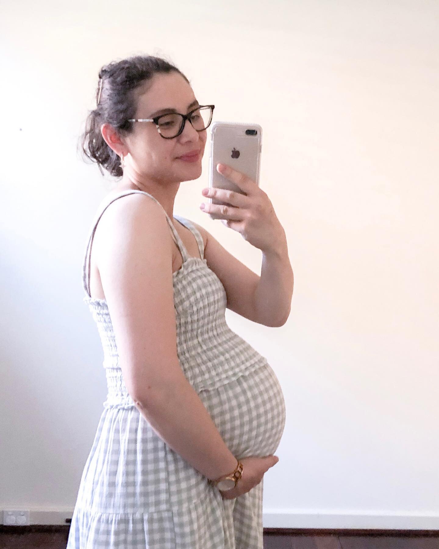 Christmas Day #bumpstyle at #34weeks 😛
.
Stumbled upon this beautiful gingham dress from @ghandaclothing . I&rsquo;ve been looking for something like this for ages - the print and colour is just what I was wanting and the style is so comfortable - e