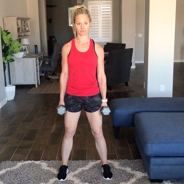 This morning&rsquo;s live LEGS + BUNS workout was 🔥🔥🔥! Check it out! 👇🏻👇🏻
.
3 rounds of each circuit:
.
Circuit 1
60 secs Squat to Calf Raise
30 secs Scissor Jump Squats
.
Circuit 2
60 secs Squat to Alternating Reverse Lunge
30 secs Skaters
.
