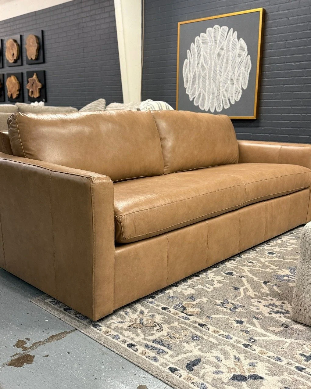 The Look Everyone Loves — Without the Wait
You know that high-end leather sectional that’s all over designer websites?
We’ve got that same look — but made right here in the USA. 🇺🇸
✨ Sofas start at $3,595
✨ Custom made in 3&