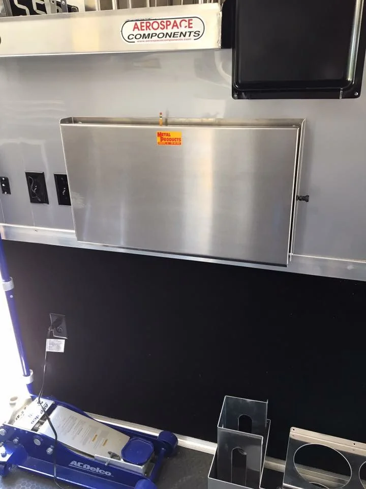 spark+plug+cabinet+with+fold+down+tray+4