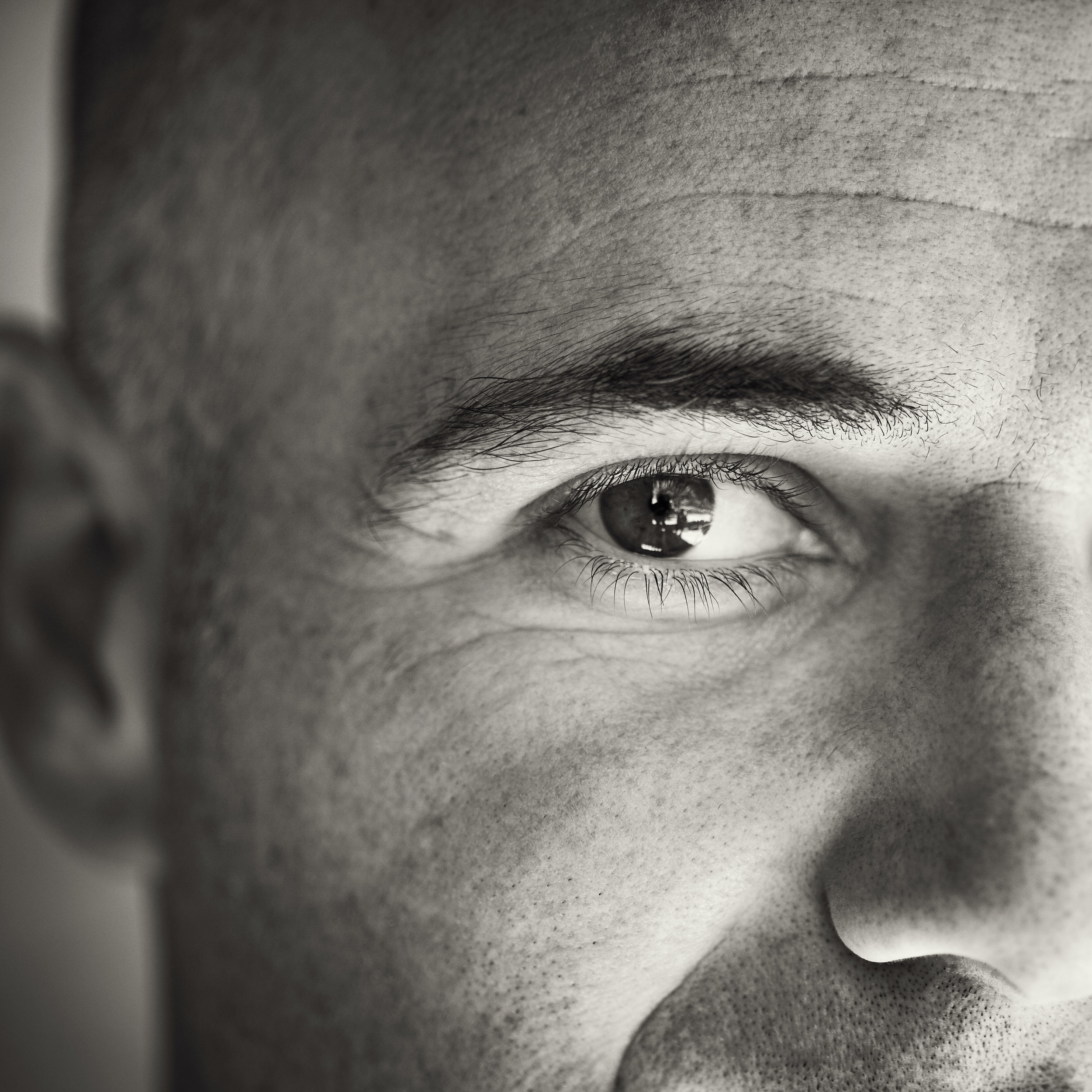 Agassi_1006_102_gray.jpg