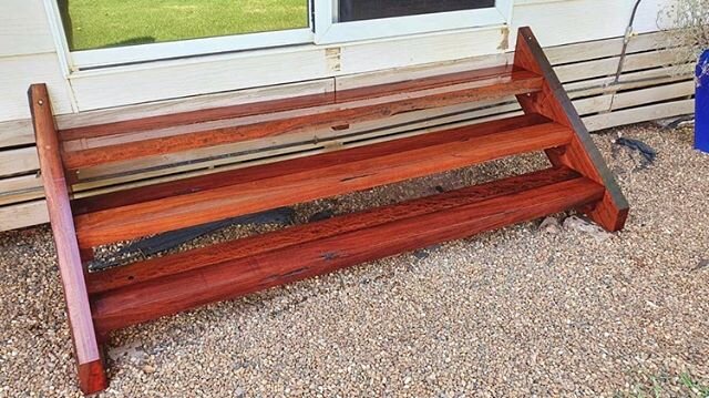 We made these red gum timber stairs a couple months ago and thought I better share some photos of them, they look a treat now they have had a few coats of oil on them.
#woodwork #woodworking #woodworkingproject #hardwood #redgum #australianmade #join