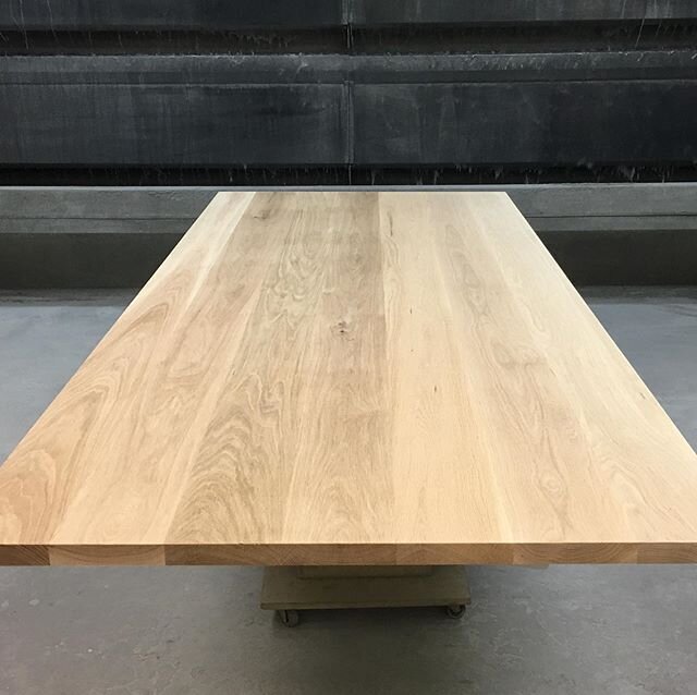 It’s all about the small details in joinery and this was a project I really enjoyed.
Solid American oak dining table, all the legs were laminated together to create the thickness needed.
Then rounded off on the lathe and all mortised and tenone